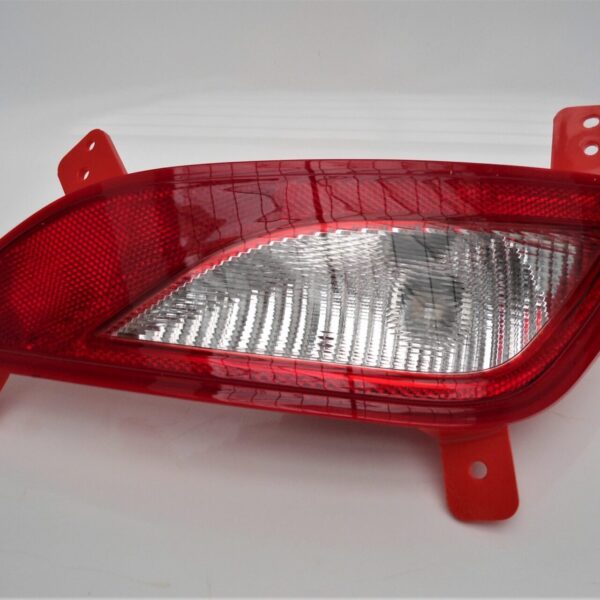 LUZ ANTINIEBLA IZQ. BOMPER TRASERO
