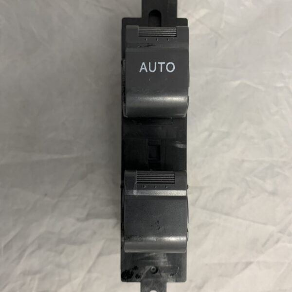 INTERRUPTOR PRINCIPAL PUERTA 24V