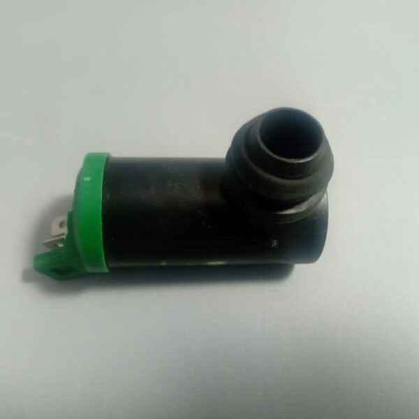 BOMBA DELANTERA TANQUE LAVAVIDRIOS
