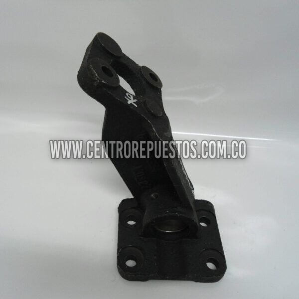 SOPORTE TRASERO CAMARA FRENO DER.