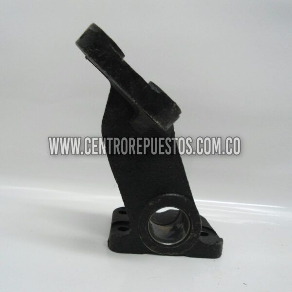 SOPORTE TRASERO CAMARA FRENO IZQ.