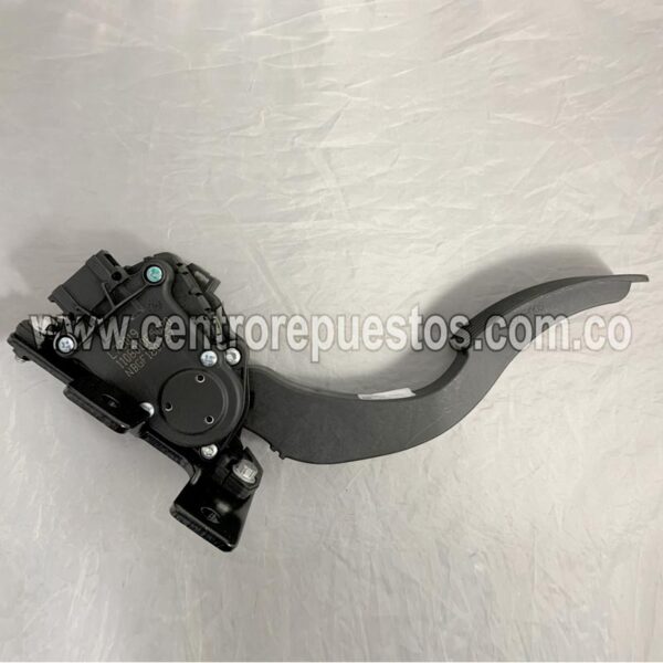 PEDAL ACELERADOR